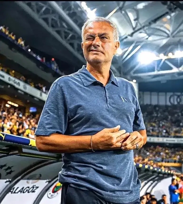 包含又见绝平！波尔图与费内巴切鏖战至终场，苏炳添读秒救主的词条